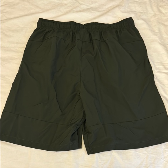 Nike Men's Army/Olive Green Shorts - Picture 3 of 3